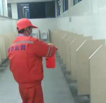 防控再升級 上海公交、出租、高速力求實現(xiàn)“零感染”